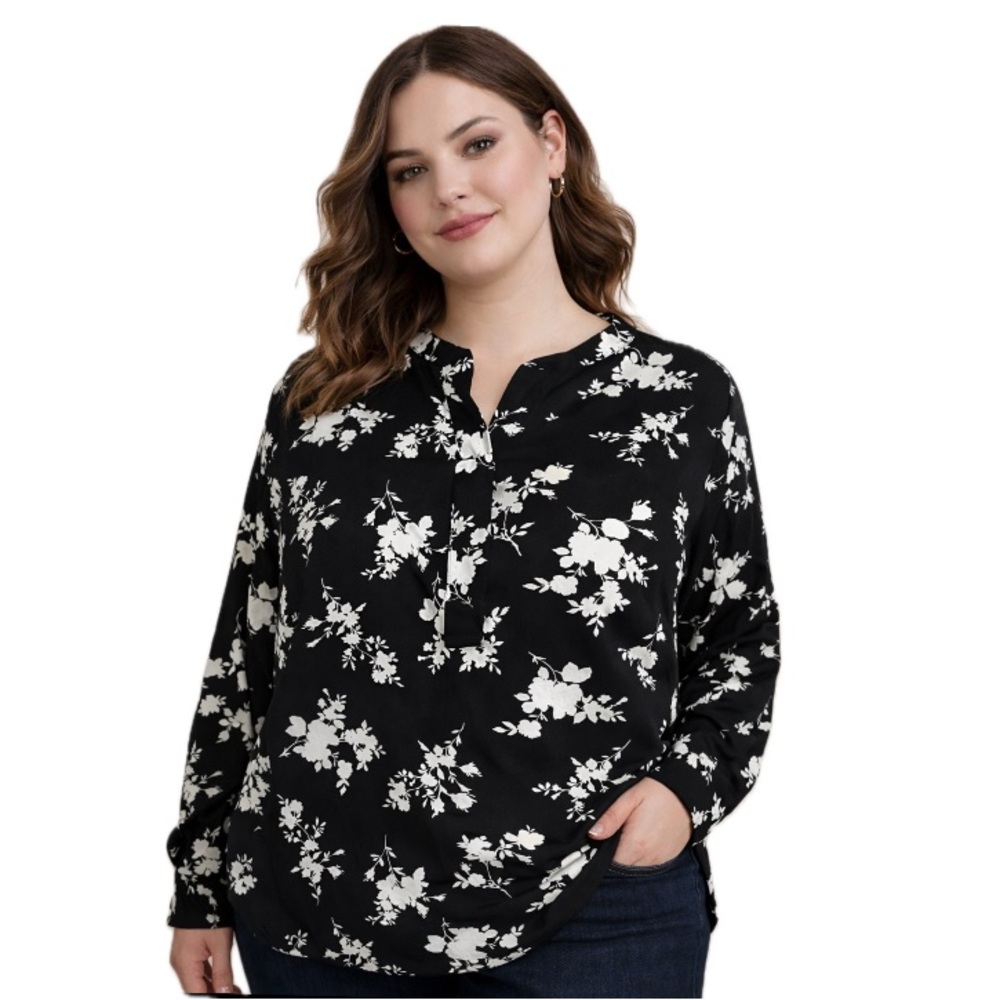 Time and Tru,  Black and White Floral Blouse, Size XXL